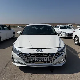 Hyundai Elantra 2022