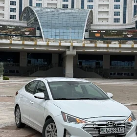 Hyundai Elantra 2019