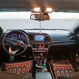 Hyundai Elantra 2020