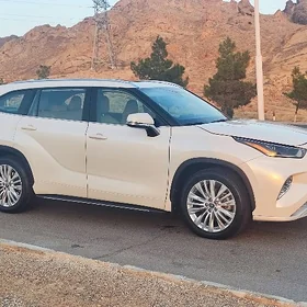Toyota Highlander 2021