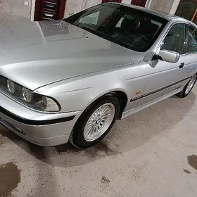 BMW E39 2000