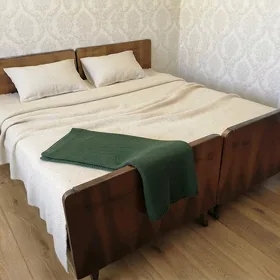Винтажная двуспальная кровать