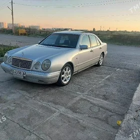 Mercedes-Benz E420 1996