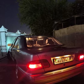 Mercedes-Benz 230E 2001
