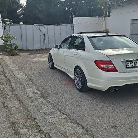 Mercedes-Benz C350 2012