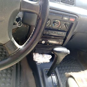 Nissan Sunny 1996