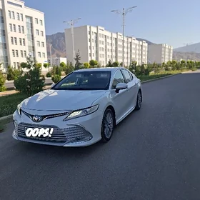 Toyota Camry 2021