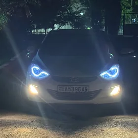 Hyundai Elantra 2012
