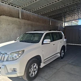 Toyota Land Cruiser Prado 2011