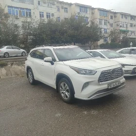 Toyota Highlander 2022