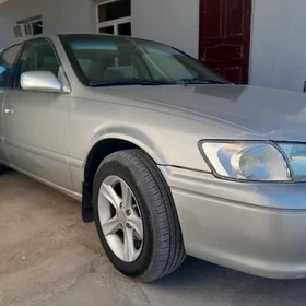 Toyota Camry 2000