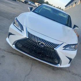 Lexus ES 250 2021