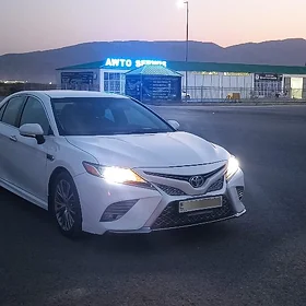Toyota Camry 2018