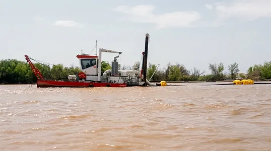 Daşoguzyň suw howdanlarynda düýbi arassalamak we çuňaltmak üçin täze tehnikalar işläp başlady