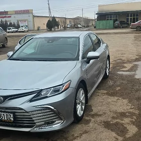 Toyota Camry 2022