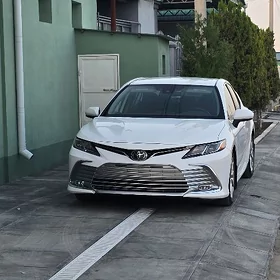 Toyota Camry 2023