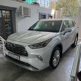 Toyota Highlander 2022