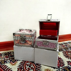 Gyzyl salynyan kiçisi
