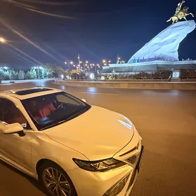 Toyota Camry 2021