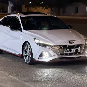 Hyundai Elantra 2022