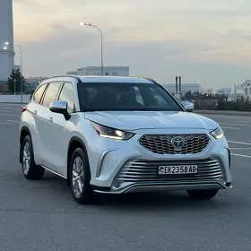 Toyota Highlander 2022