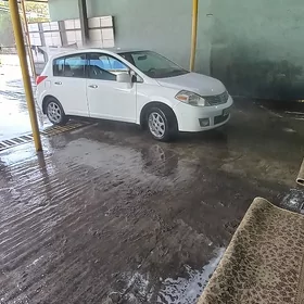 Nissan Versa 2012