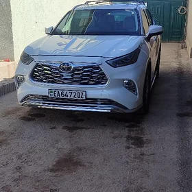 Toyota Highlander 2021
