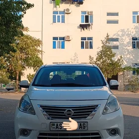 Nissan Versa 2011