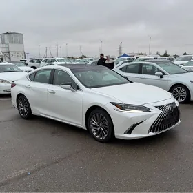 Lexus ES 350 2025