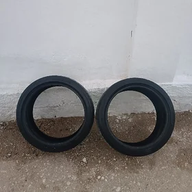 235 40 19