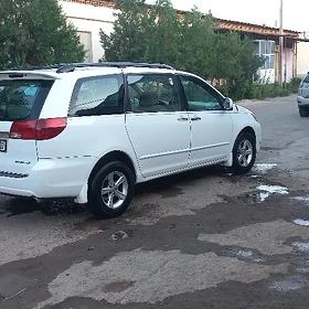 Toyota Sienna 2004