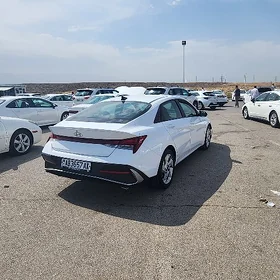 Hyundai Elantra 2024