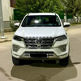 Toyota Fortuner 2024