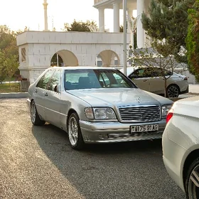 Mercedes-Benz S-Class 1993