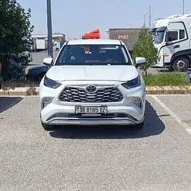 Toyota Highlander 2023