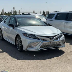 Toyota Camry 2021