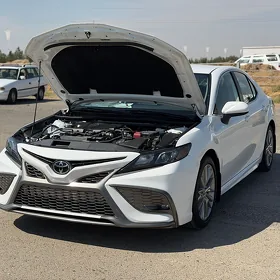 Toyota Camry 2021
