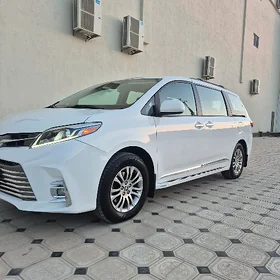 Toyota Sienna 2020