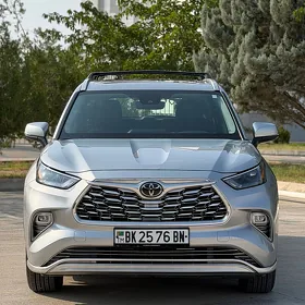 Toyota Highlander 2021