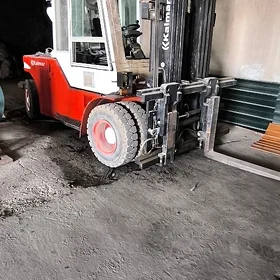 Kara Forklift 2011