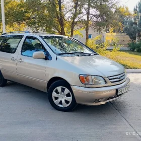 Toyota Sienna 2002