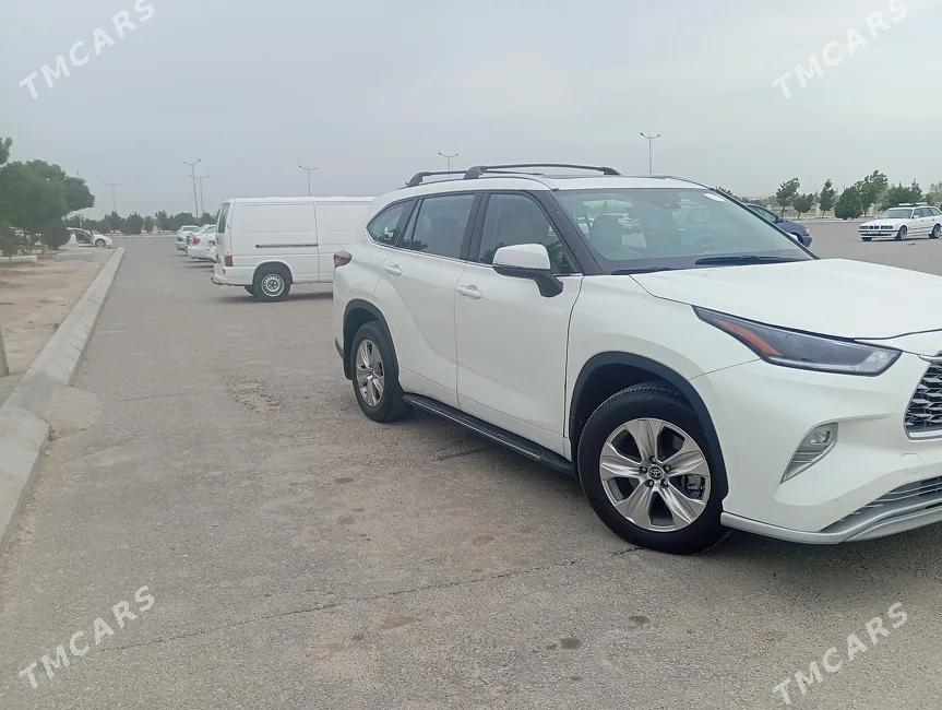 Toyota Highlander 2021 - 1