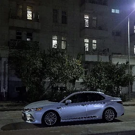 Toyota Camry 2021