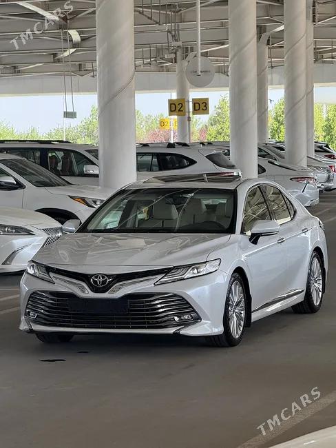 Toyota Camry 2019 - 1