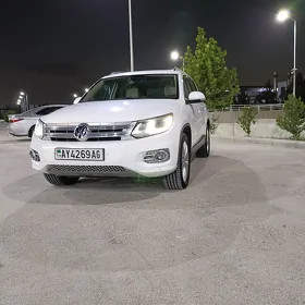 Volkswagen Tiguan 2011