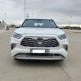 Toyota Highlander 2021