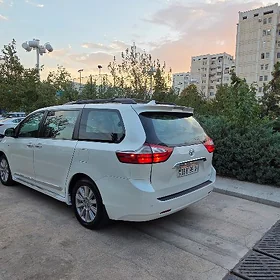 Toyota Sienna 2019