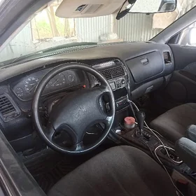 Mitsubishi Diamante 1996
