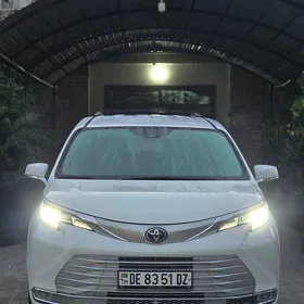 Toyota Sienna 2021