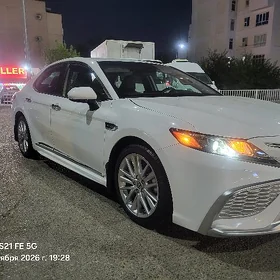 Toyota Camry 2021